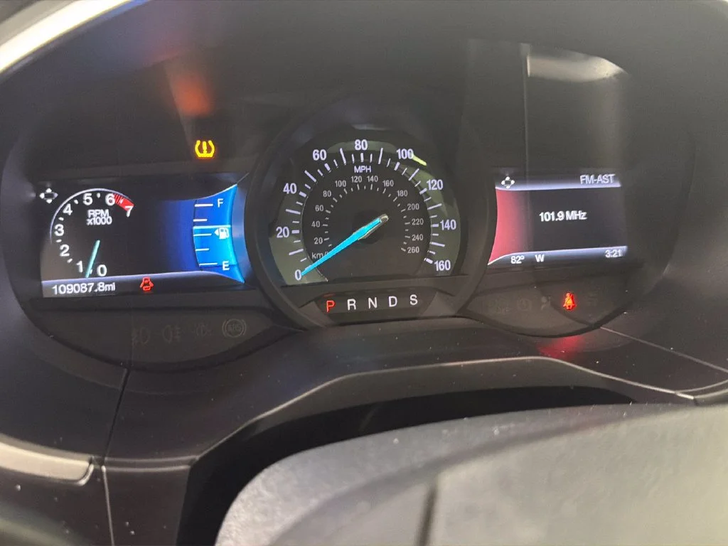 Used 2017 White Ford SEL image 21