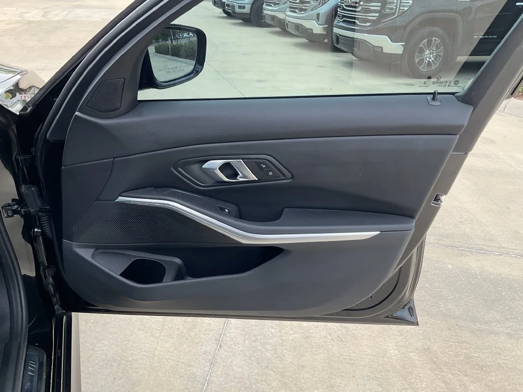 Used 2025 Black BMW 330i image 16