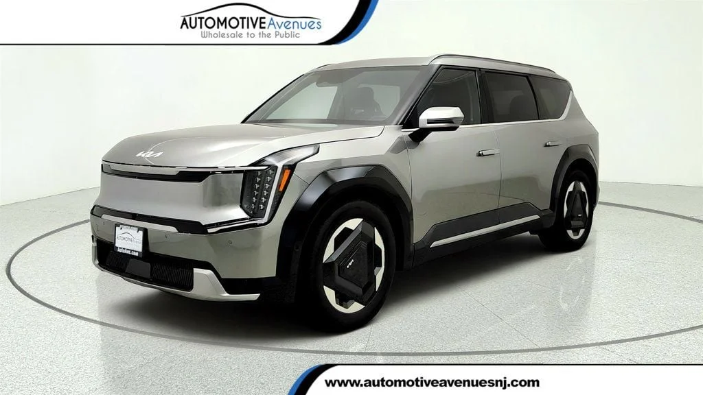 2024 Kia EV9 Land AWD's photo