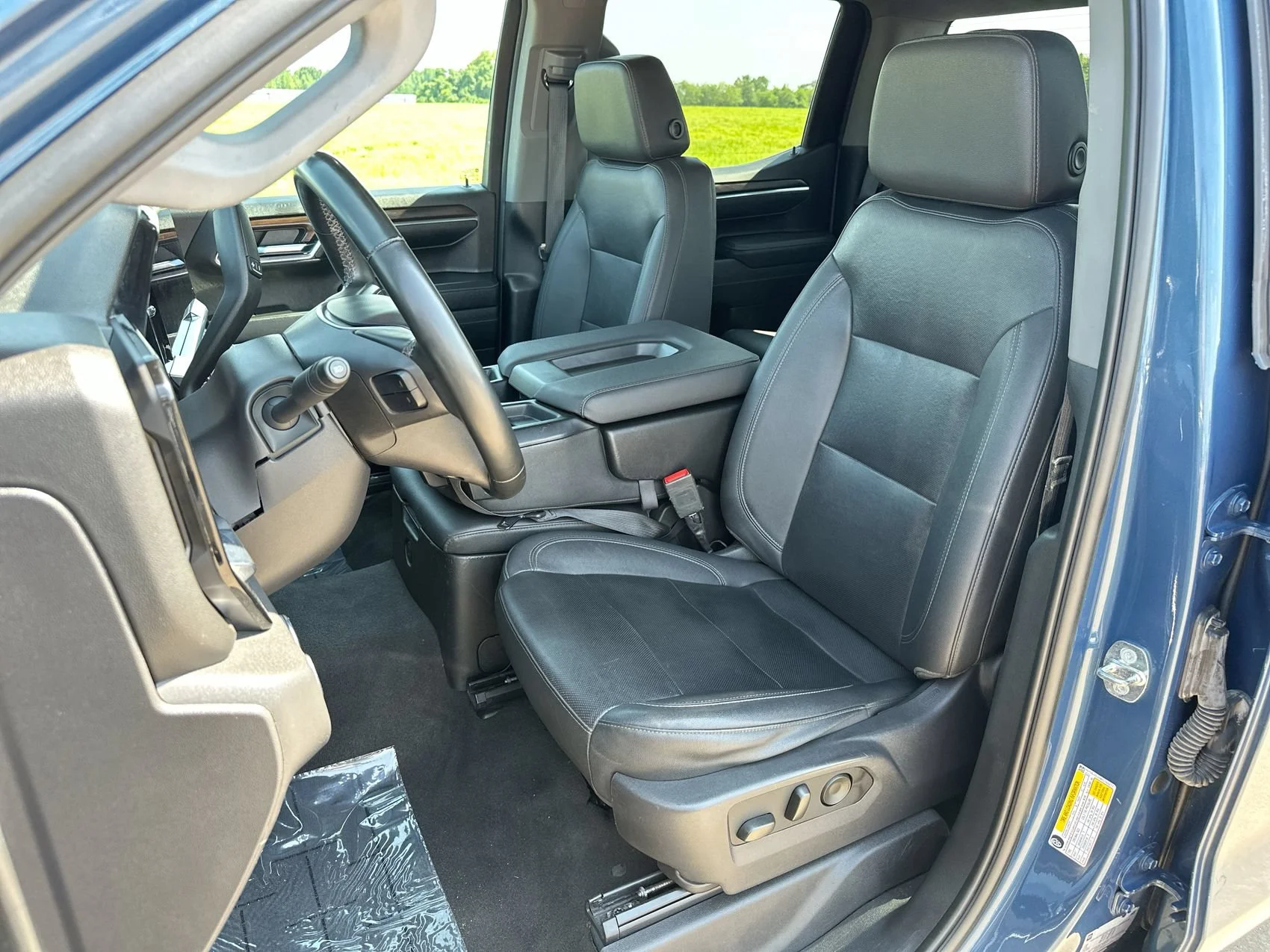 Used 2024 Downpour Metallic GMC SLT image 11