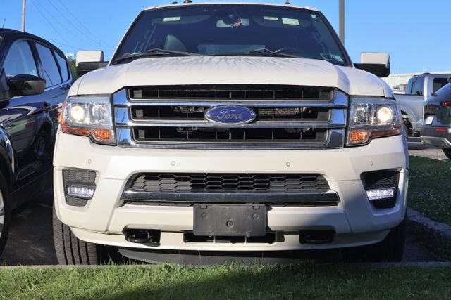 Used 2017 White Ford Limited image 7