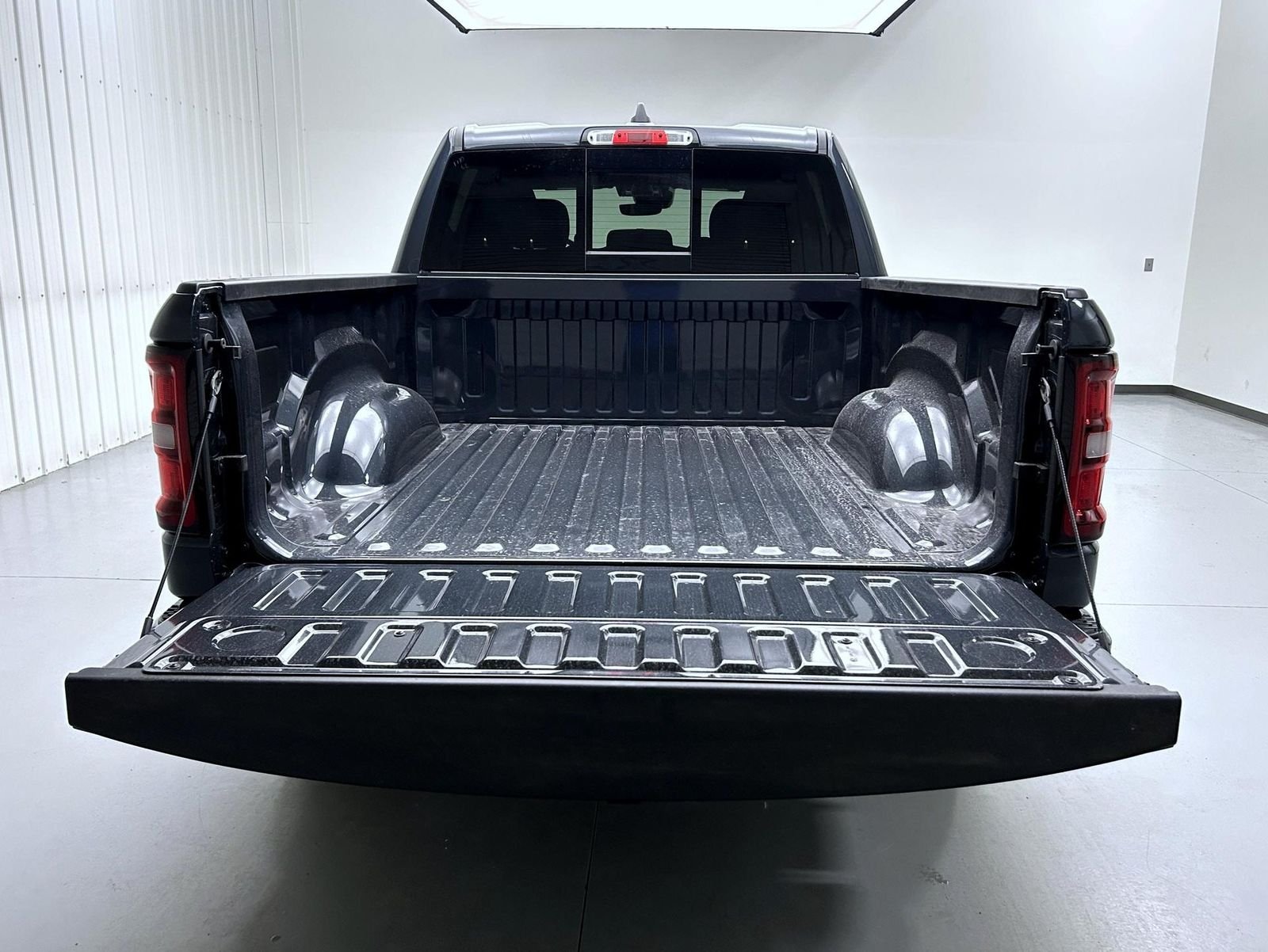 New 2026 Forged Blue Metallic Exterior Paint RAM Big Horn/Lone Star image 9