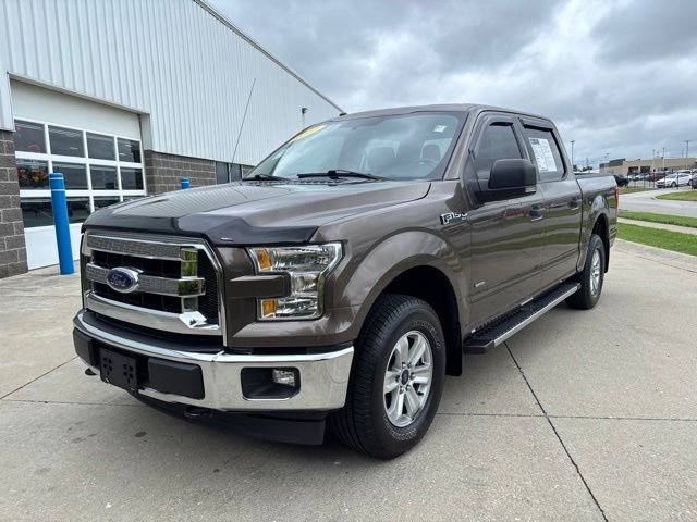 Used 2017 Champagne Ford XLT image 3