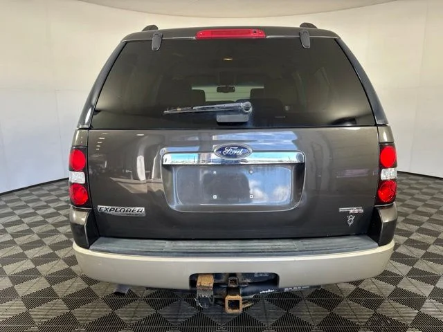 Used 2006 Gray Ford Eddie Bauer image 20