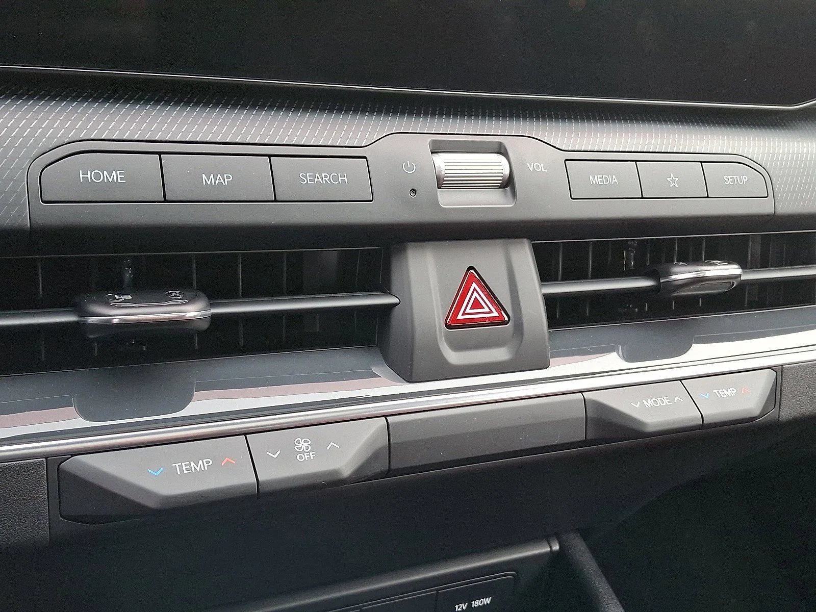 2025 Kia K4 GT-Line Turbo - Photo 10