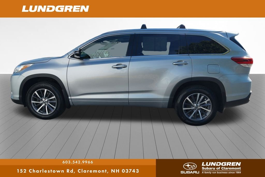 Used 2018 Silver Toyota XLE image 43