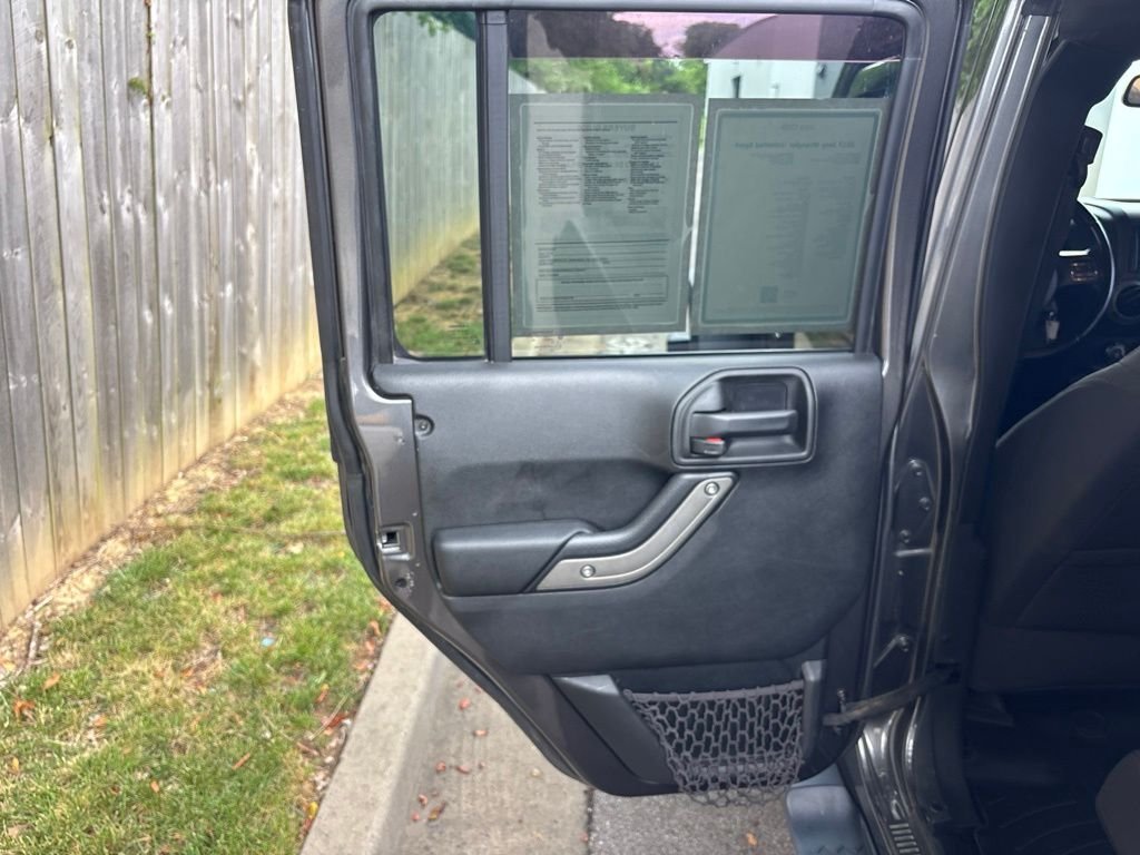 Used 2017 Gray Jeep Unlimited Sport image 28