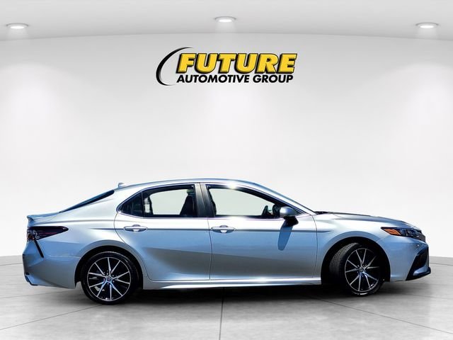 Used 2021 Silver Toyota SE image 3