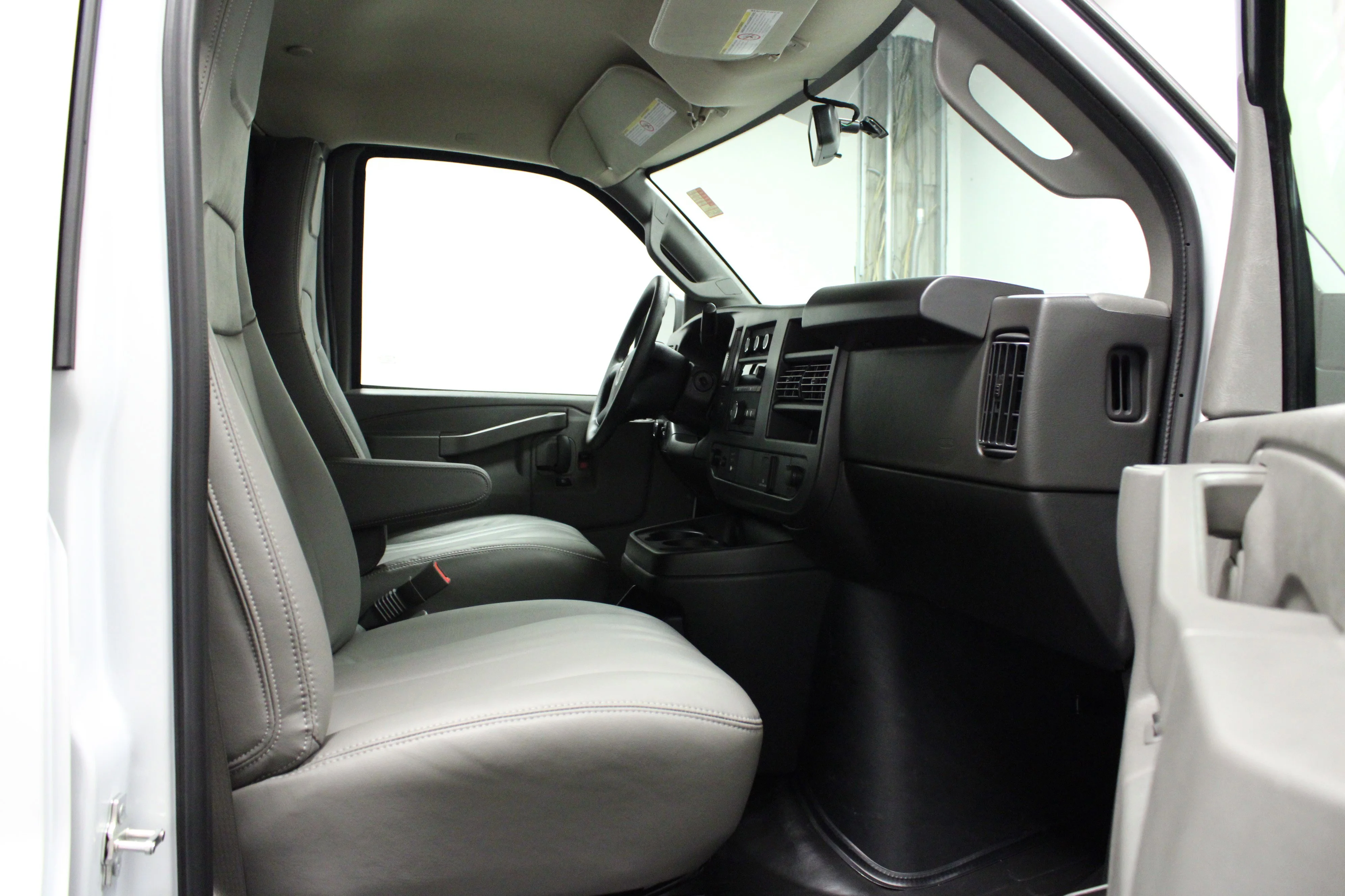New 2026 Summit White GMC Work Van image 15