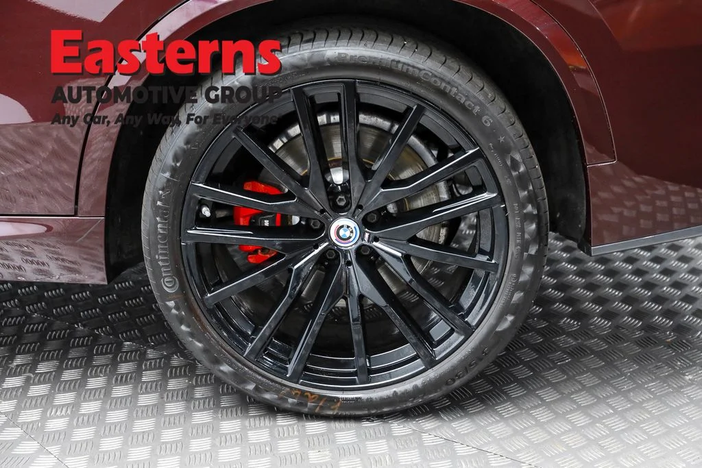 Used 2022 Red BMW M50i image 8