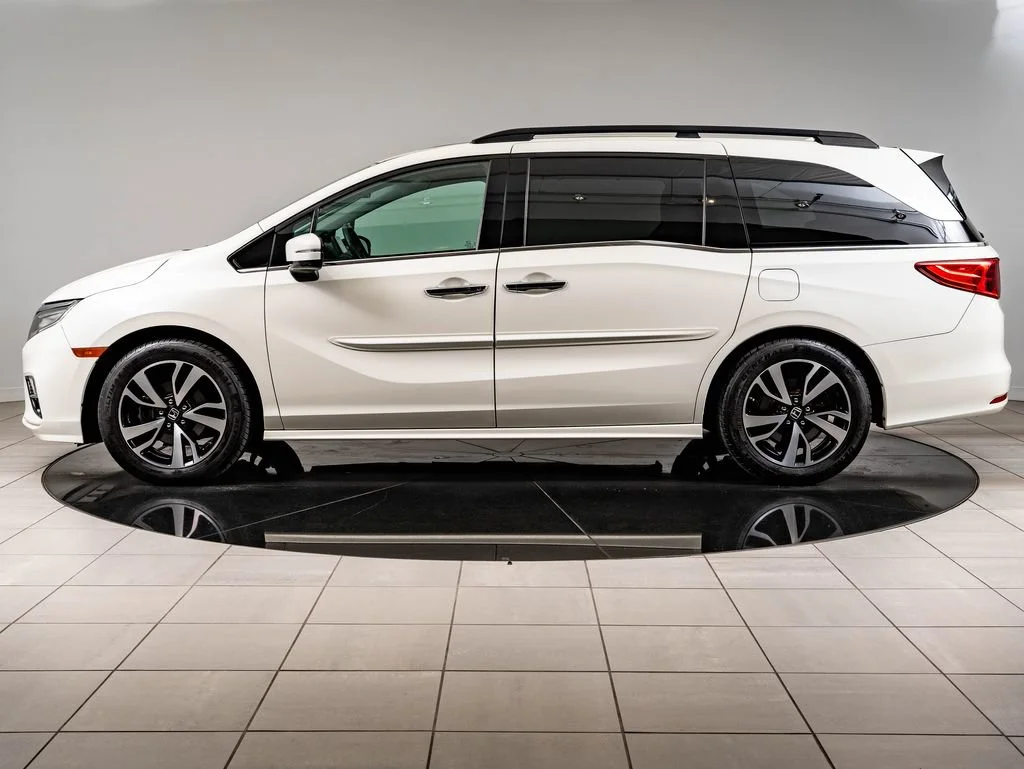 Used 2019 White Diamond Pearl Honda Elite image 5