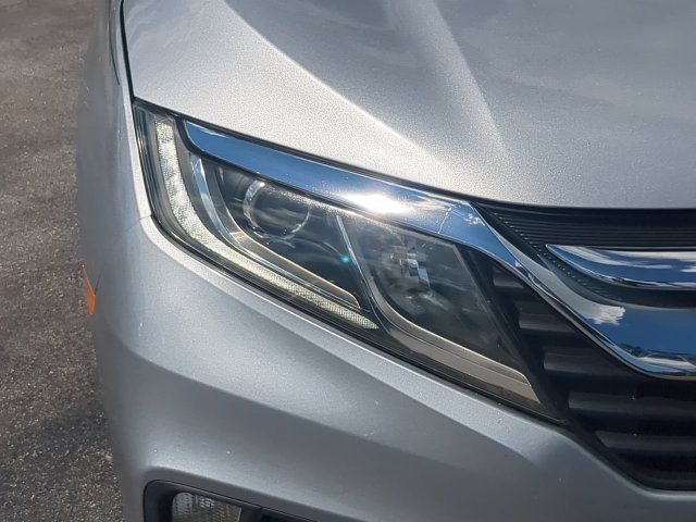 Used 2018 Silver Honda EX-L image 10