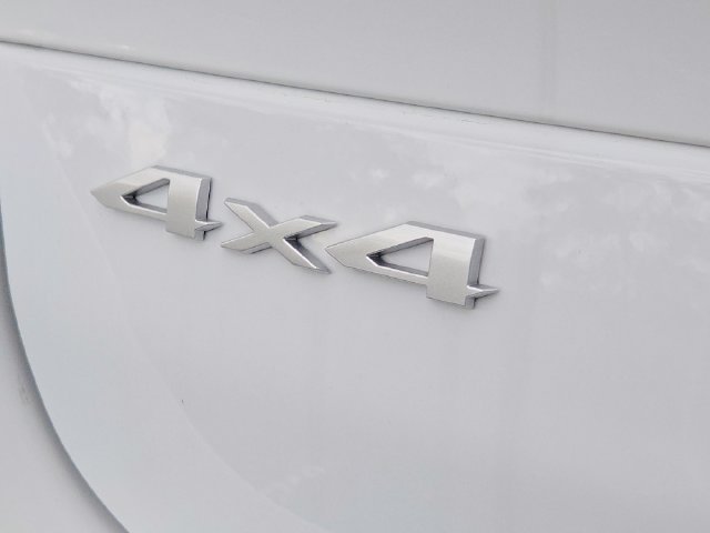 New 2026 Bright White Clear-Coat Exterior Paint Jeep Laredo image 21