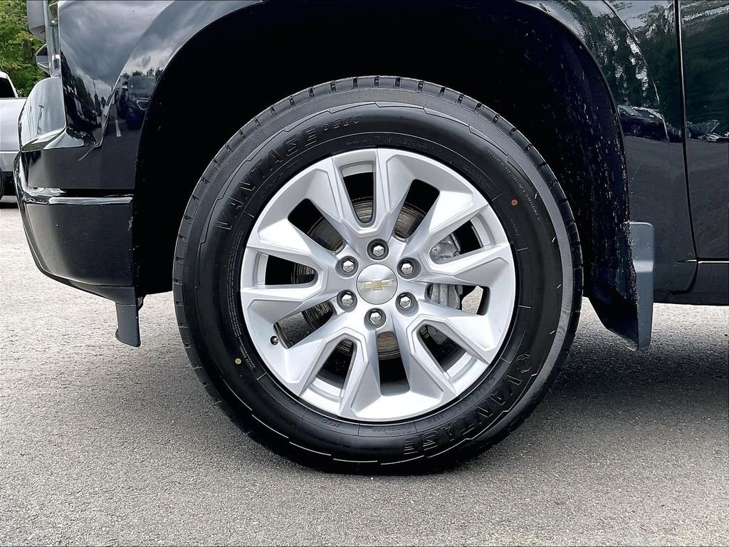 Used 2023 Black Chevrolet Custom image 22