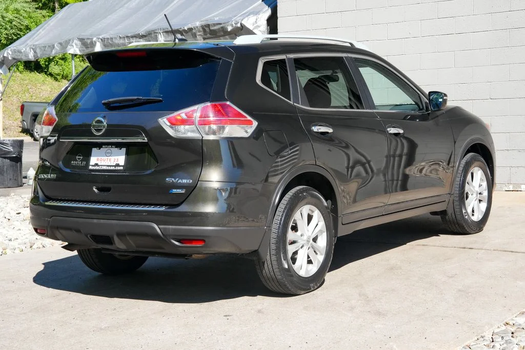 Used 2014 Black Nissan SV image 7