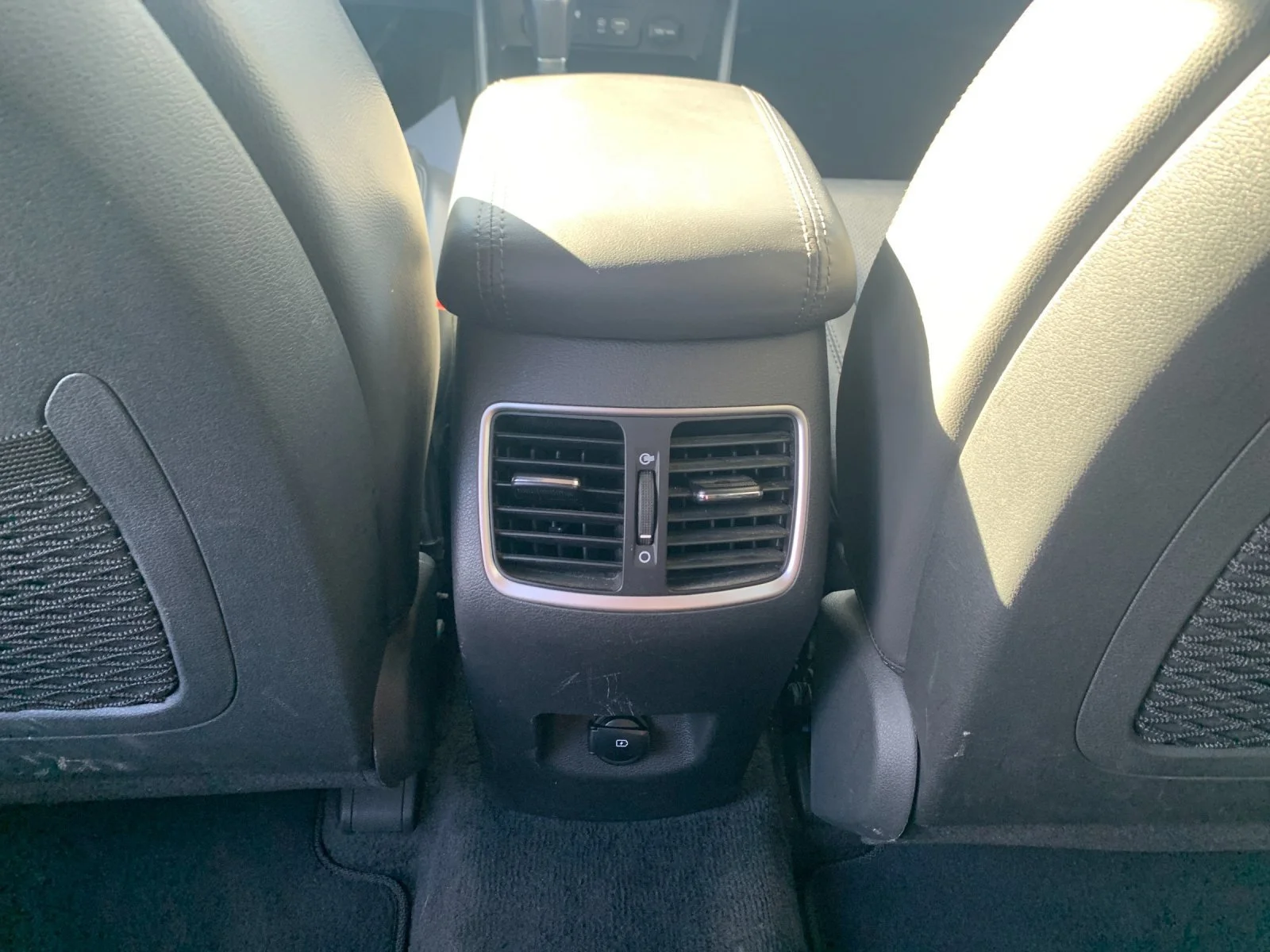 Used 2019 Molten Silver Hyundai Ultimate image 14