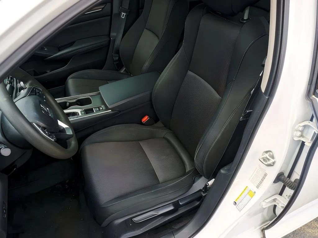 2019 Honda Accord LX - Photo 14