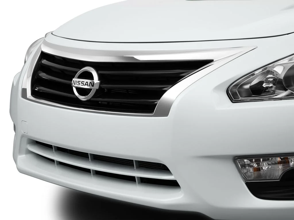 Used 2015 White Nissan 2.5 S image 53