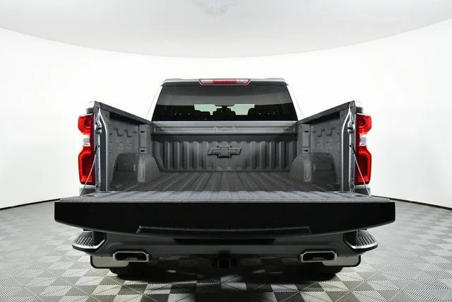 Used 2021  Chevrolet RST image 26