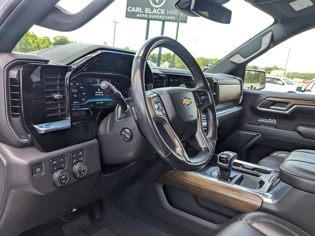 Used 2023 Iridescent Pearl Tricoat Chevrolet High Country image 14