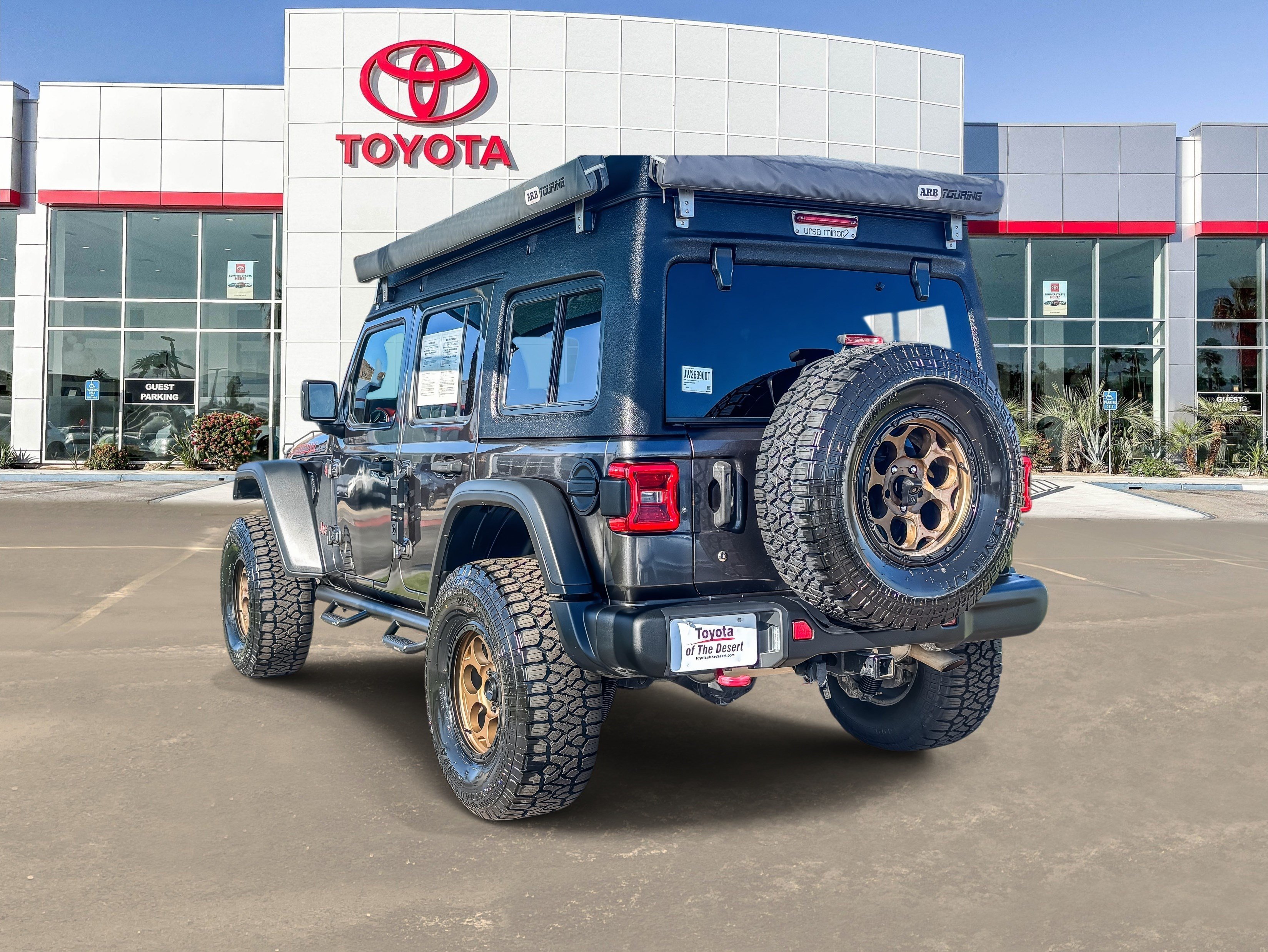Used 2018 Granite Crystal Metallic Clearcoat Jeep Unlimited Rubicon image 28