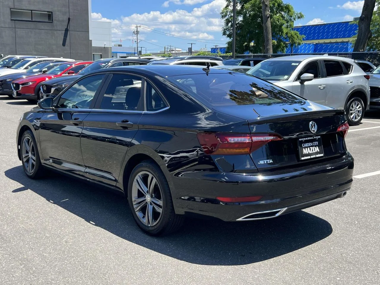 Used 2019 Deep Black Volkswagen 1.4T R-Line image 9