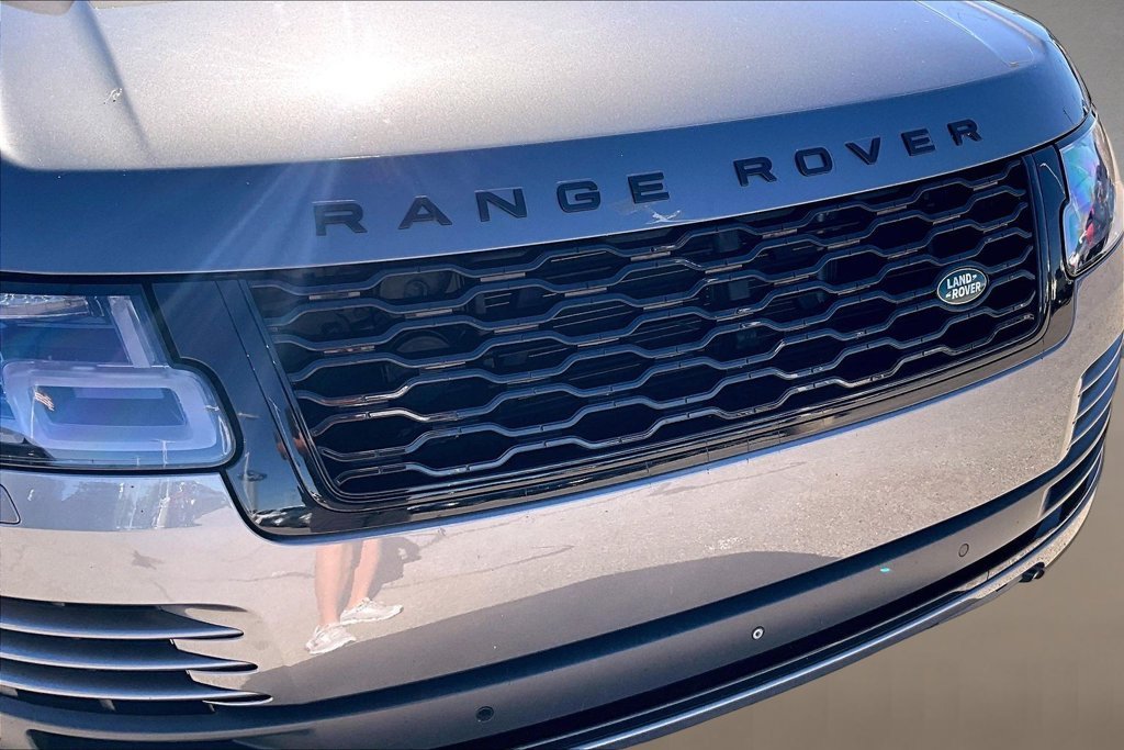 Used 2018 Gray Land Rover 3.0L V6 Supercharged HSE image 25