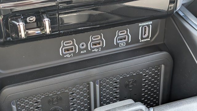 New 2026 Bright White Clear-Coat Exterior Paint RAM Laramie image 19