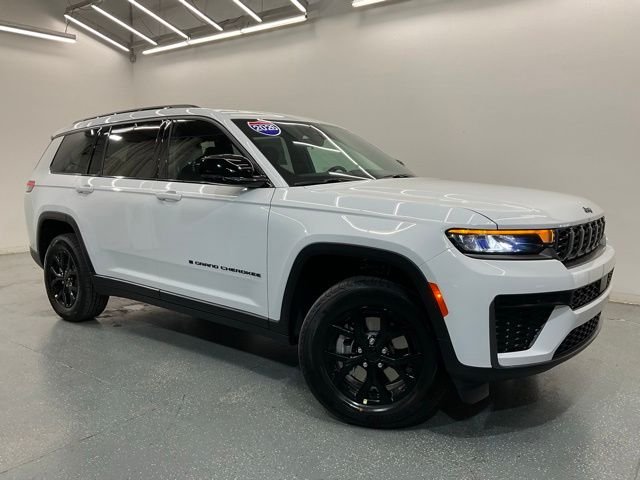 New 2026 Bright White Clear-Coat Exterior Paint Jeep Altitude image 2