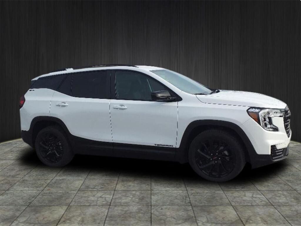 Certified Used 2024 Summit White GMC SLE image 2