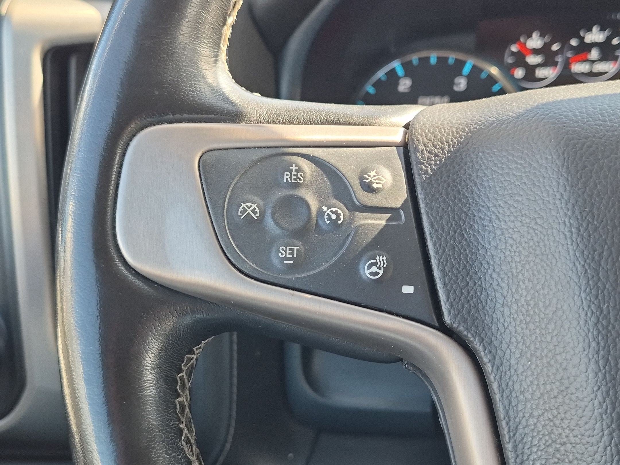 Used 2019 White Frost Tricoat GMC Denali image 16
