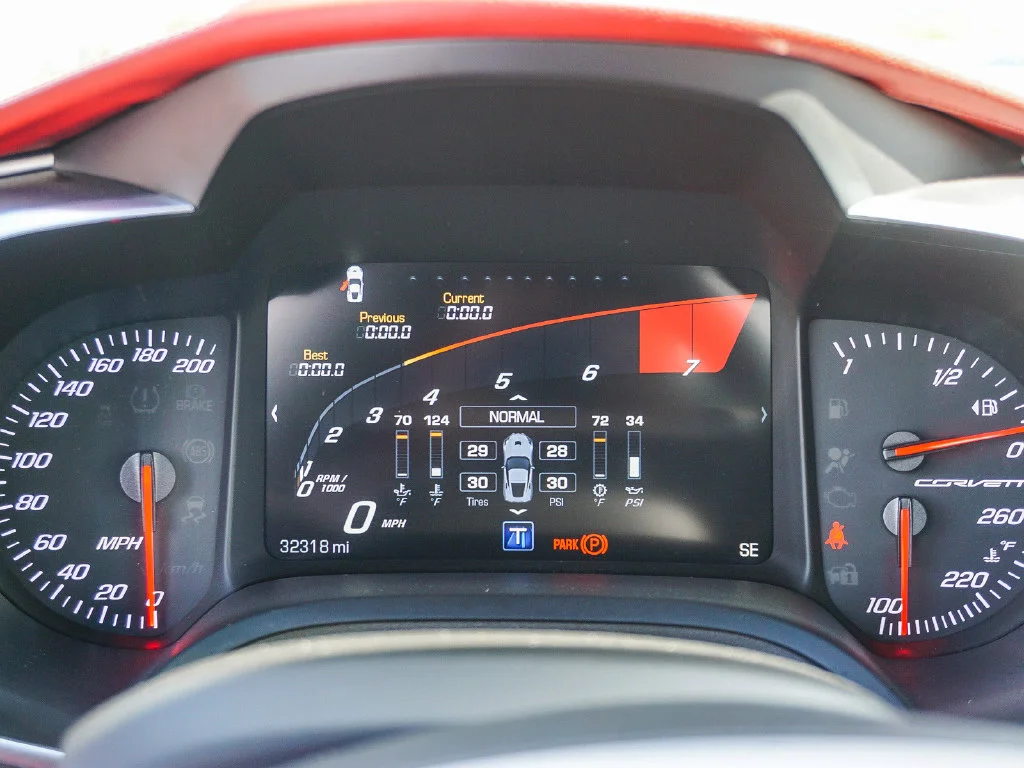 Used 2018 White Chevrolet Grand Sport image 21