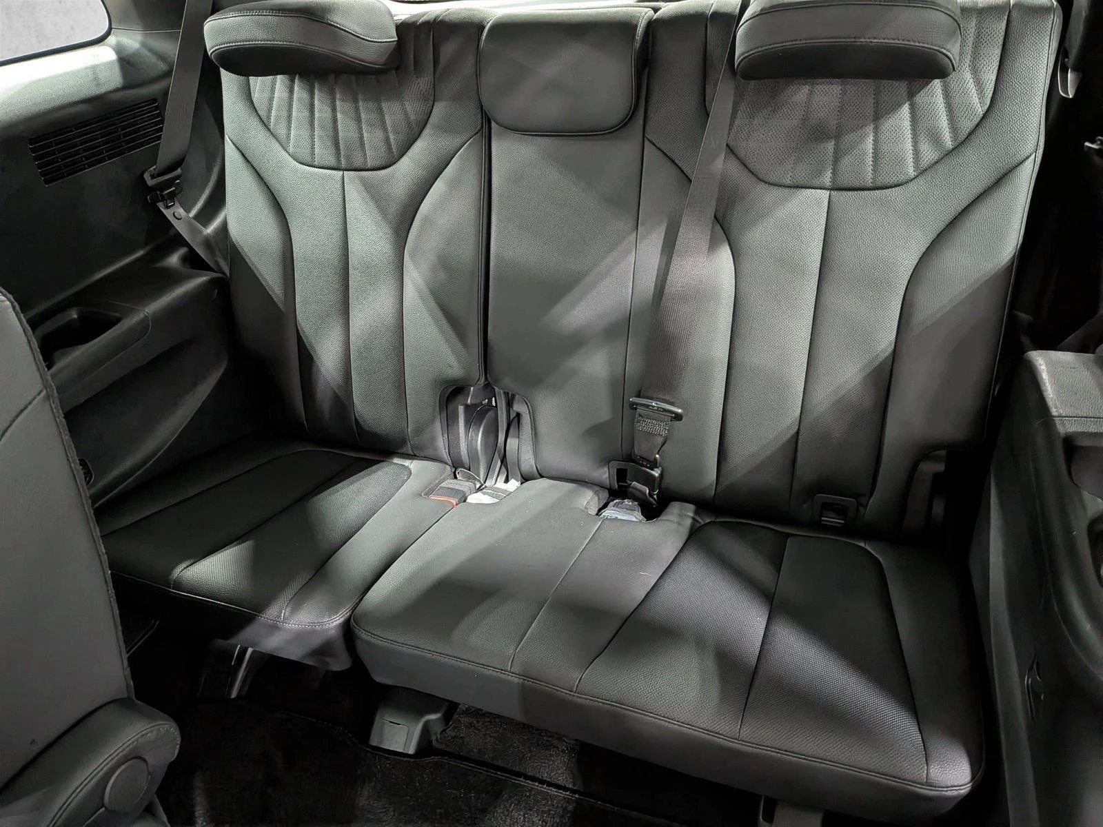 Used 2024 Abyss Black Pearl Hyundai Limited image 21