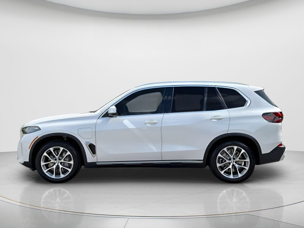 New 2026 Mineral White Metallic BMW xDrive50e image 8