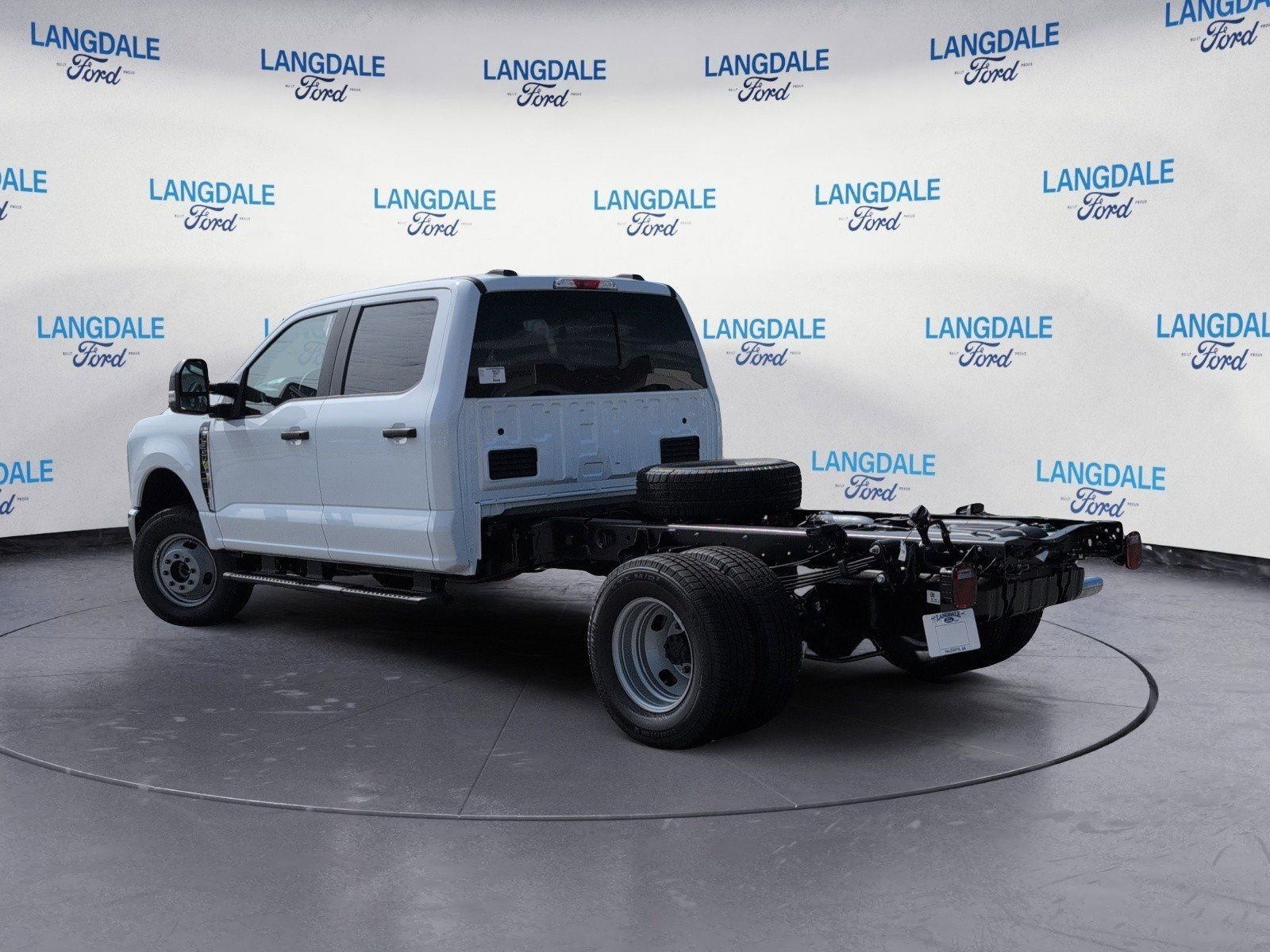 2026 Ford F-350 Super Duty Chassis Cab XL - Photo 9