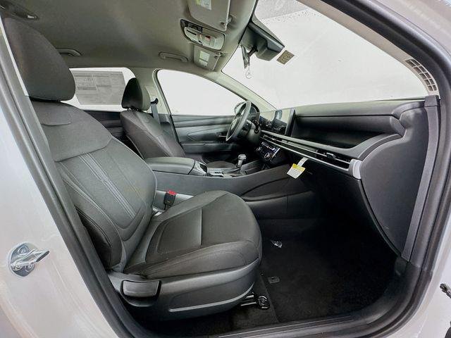 New 2026 White Hyundai SEL FWD image 42