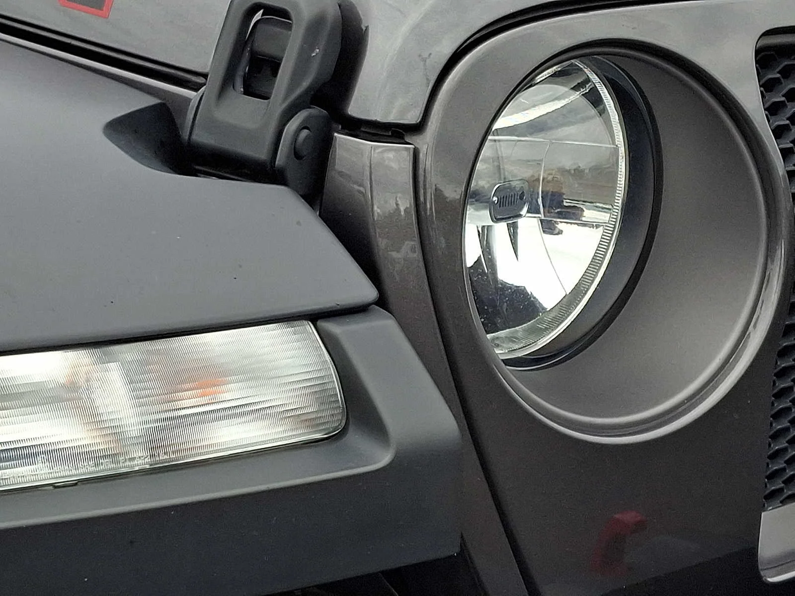 Used 2021 Granite Crystal Metallic Clearcoat Jeep Rubicon image 9