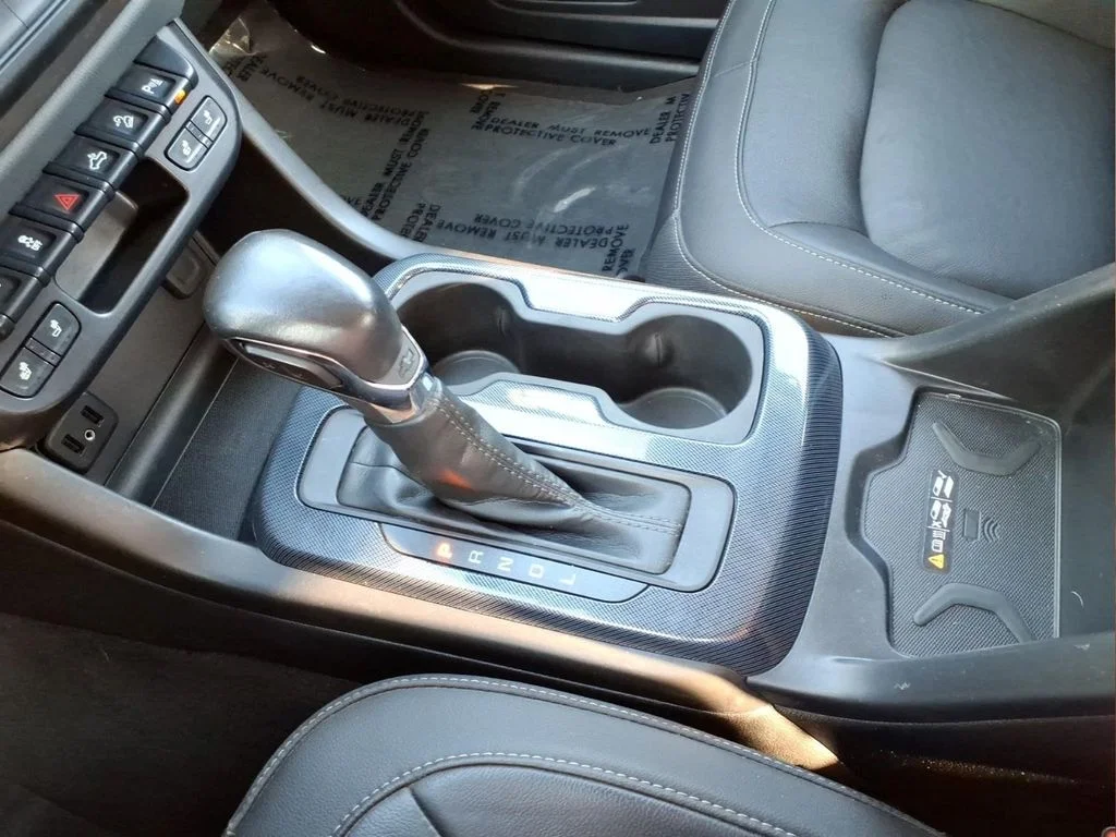 Used 2022 Blue Chevrolet Z71 image 9