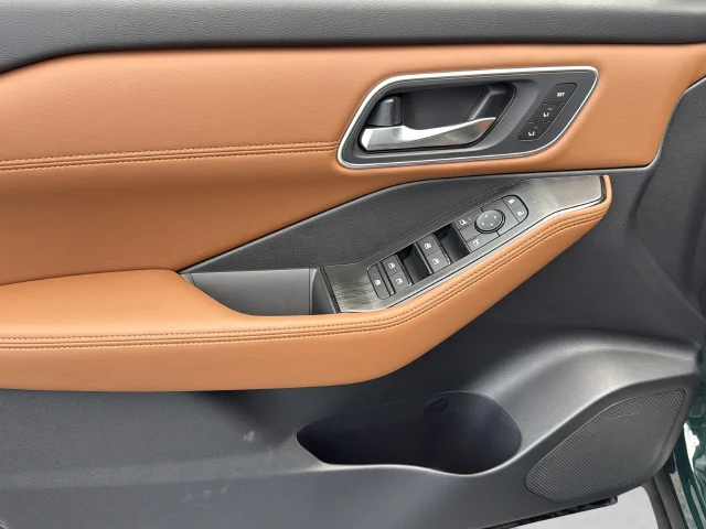 New 2026 Obsidian Green Pearl Nissan Platinum image 30