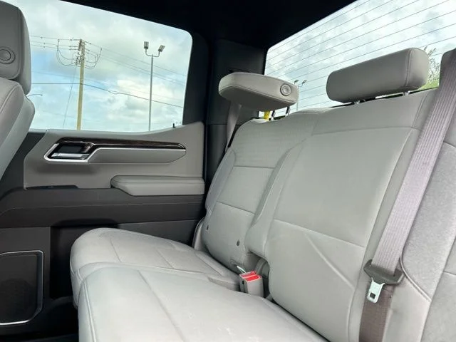 Used 2022 Summit White GMC SLE image 18