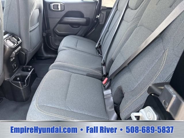 2025 Jeep Wrangler 4-Door Sahara - Photo 15