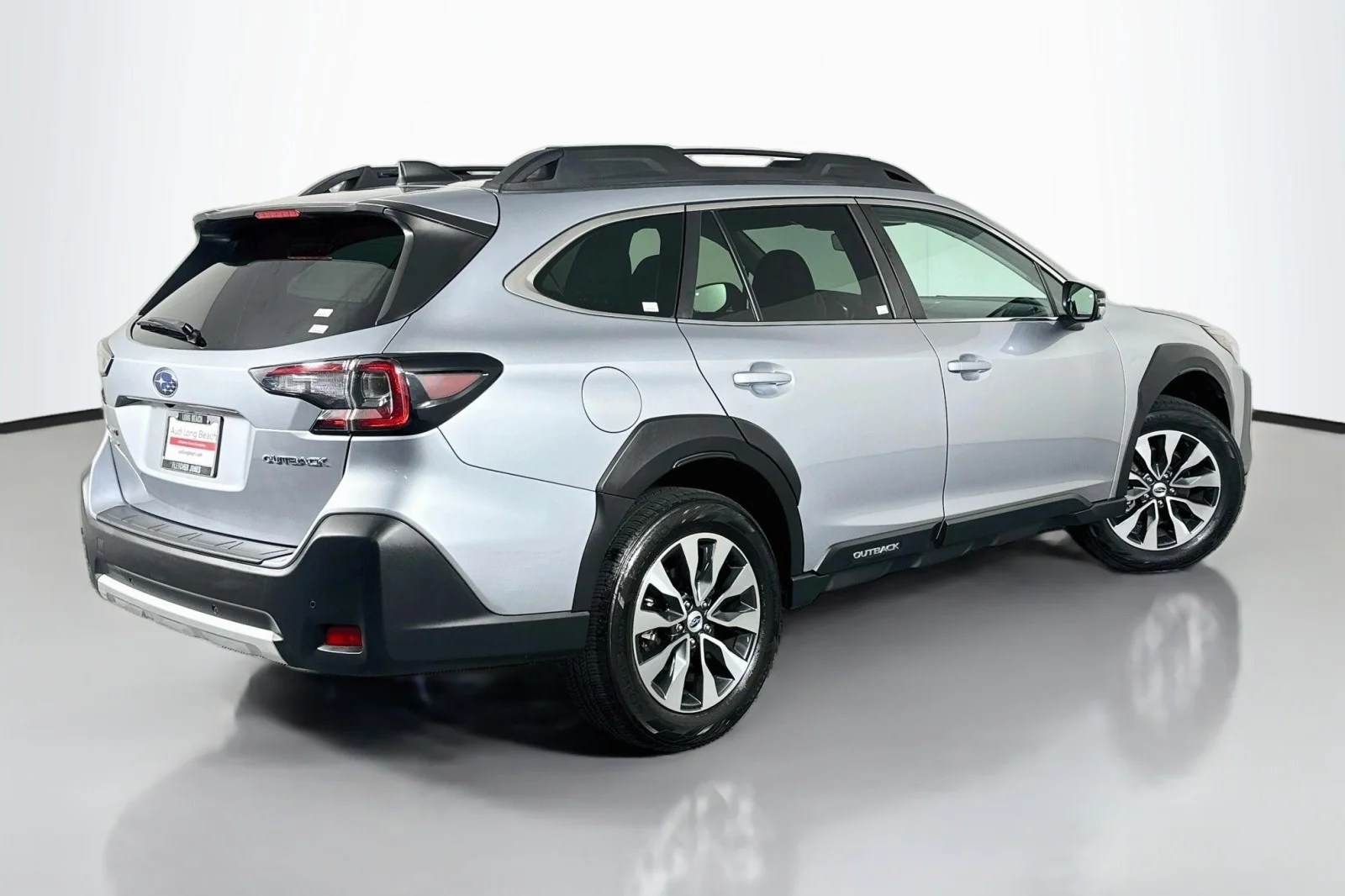 Used 2024 Ice Silver Metallic Subaru Limited image 14