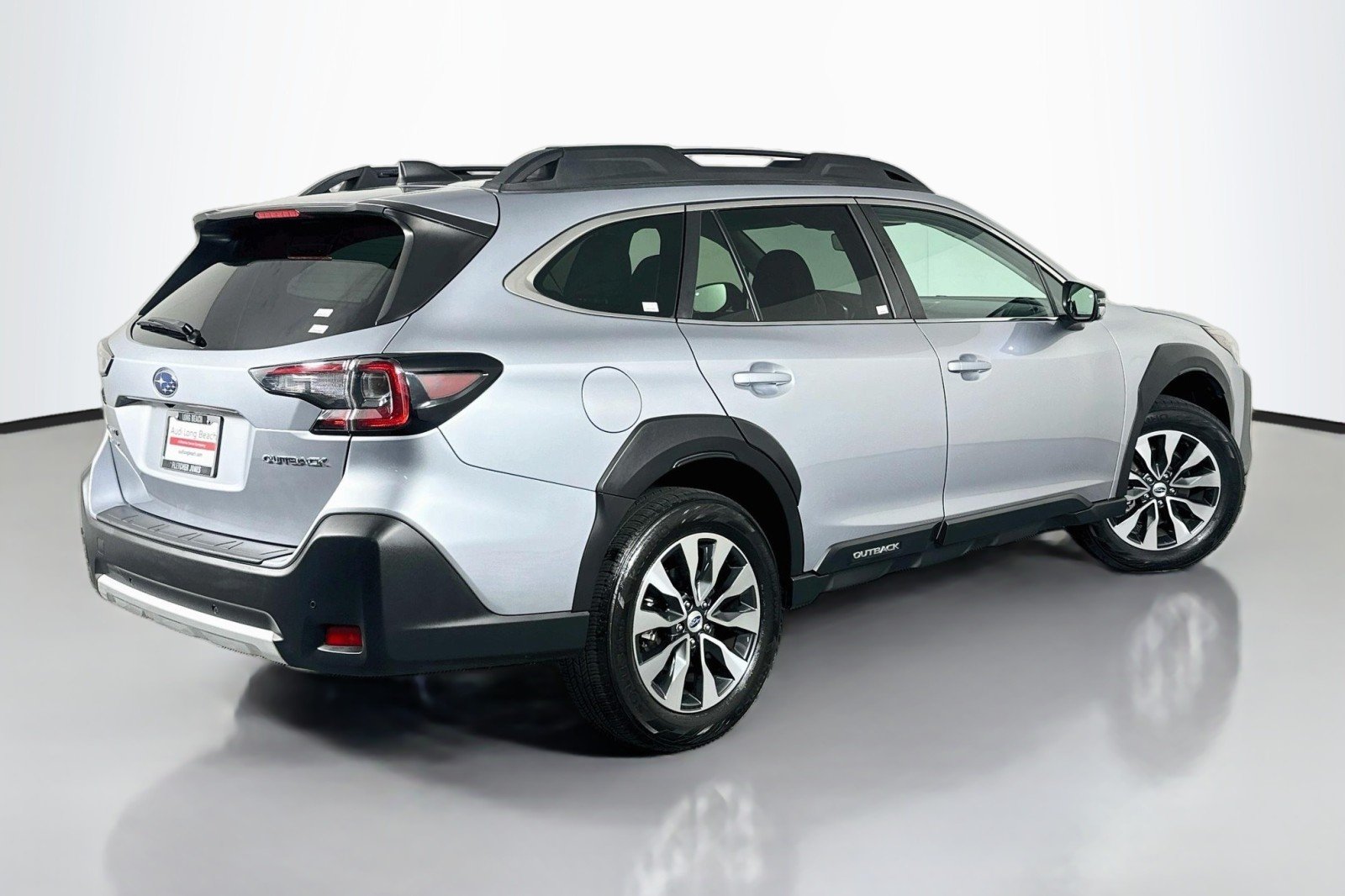 Used 2024 Ice Silver Metallic Subaru Limited image 14