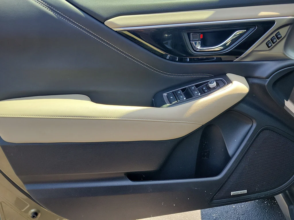 Used 2024 GREEN Subaru Limited image 18