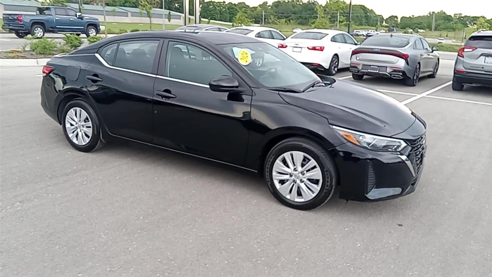 Used 2024 Nissan Sentra S with VIN 3N1AB8BV5RY352101 for sale in Kansas City
