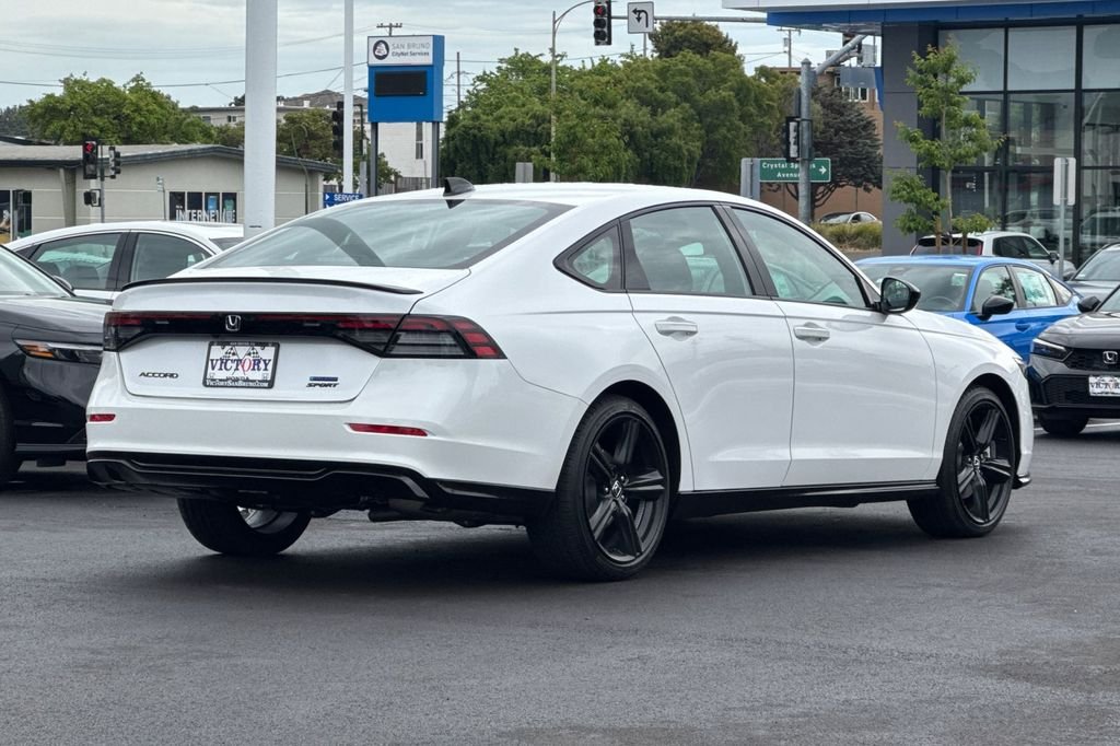 New 2026 Platinum White Pearl Honda Sport-L image 4
