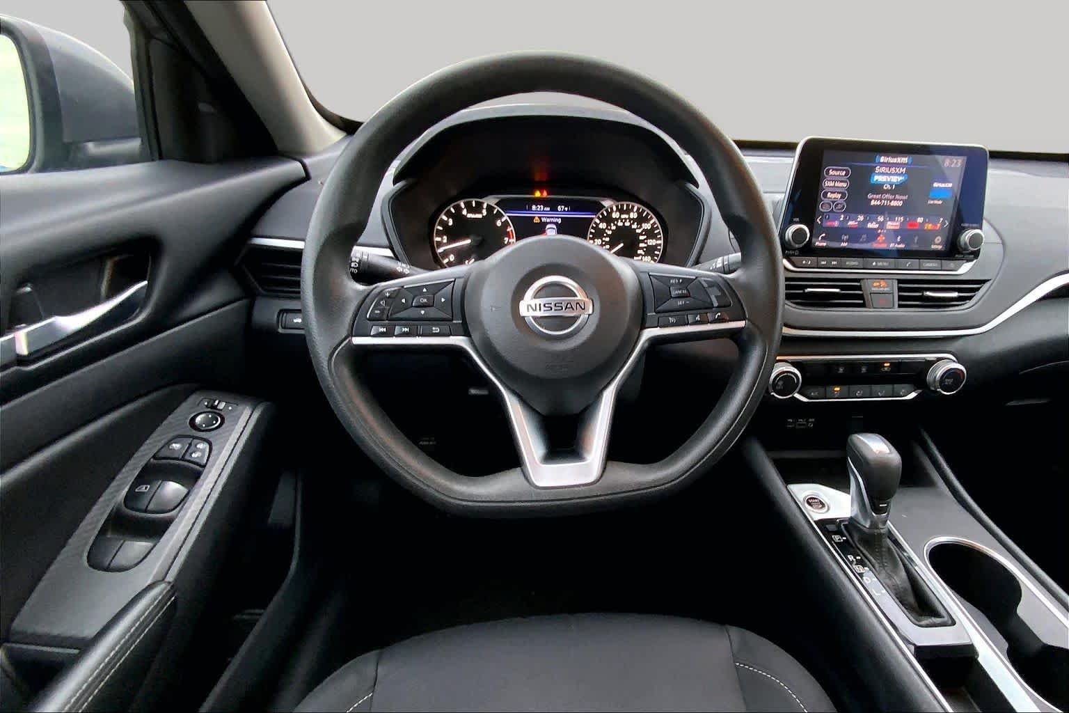 Used 2022 Gun Metallic Nissan 2.5 SV image 6