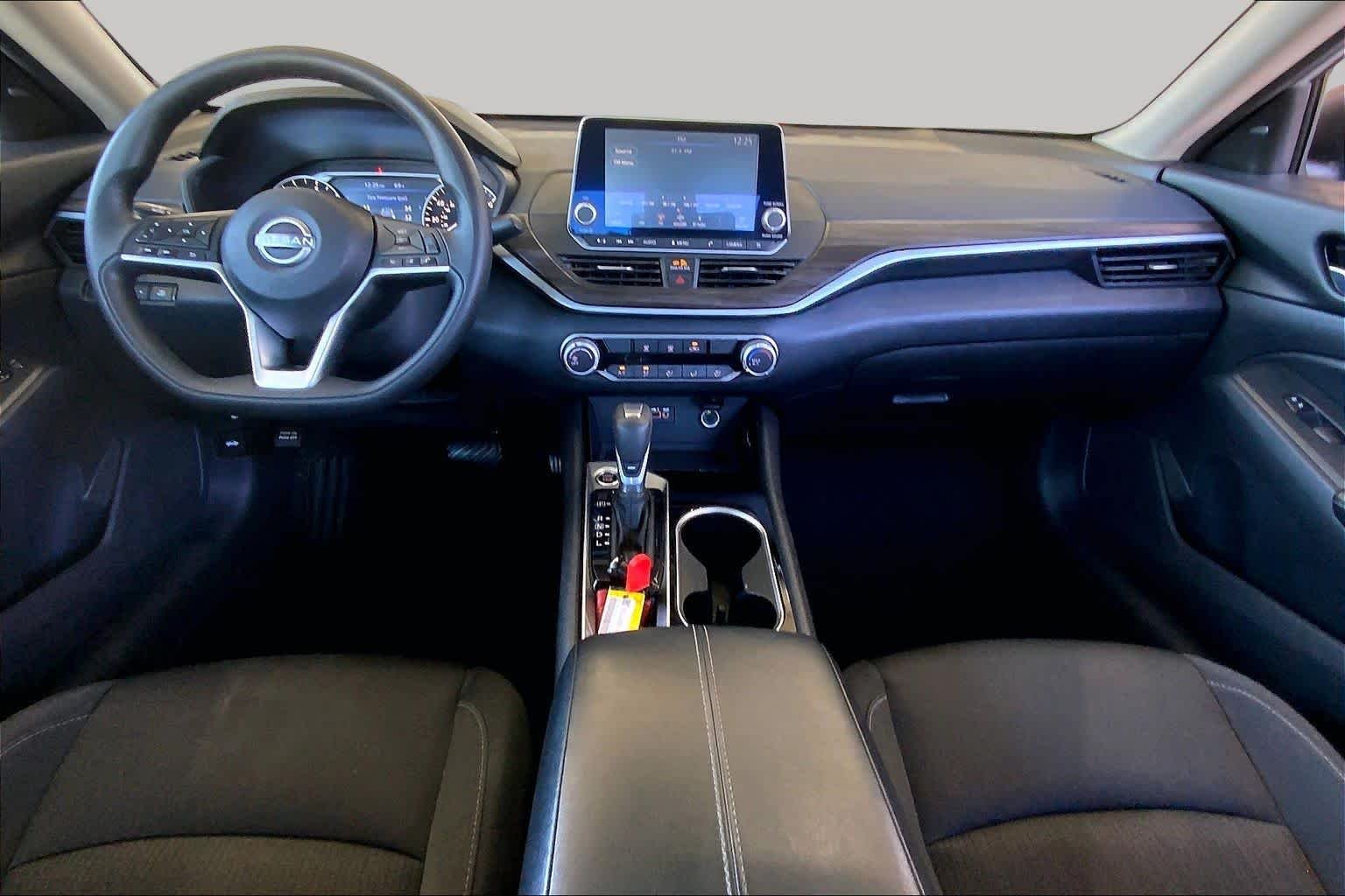Used 2024 Brilliant Silver Metallic Nissan 2.5 SV image 15