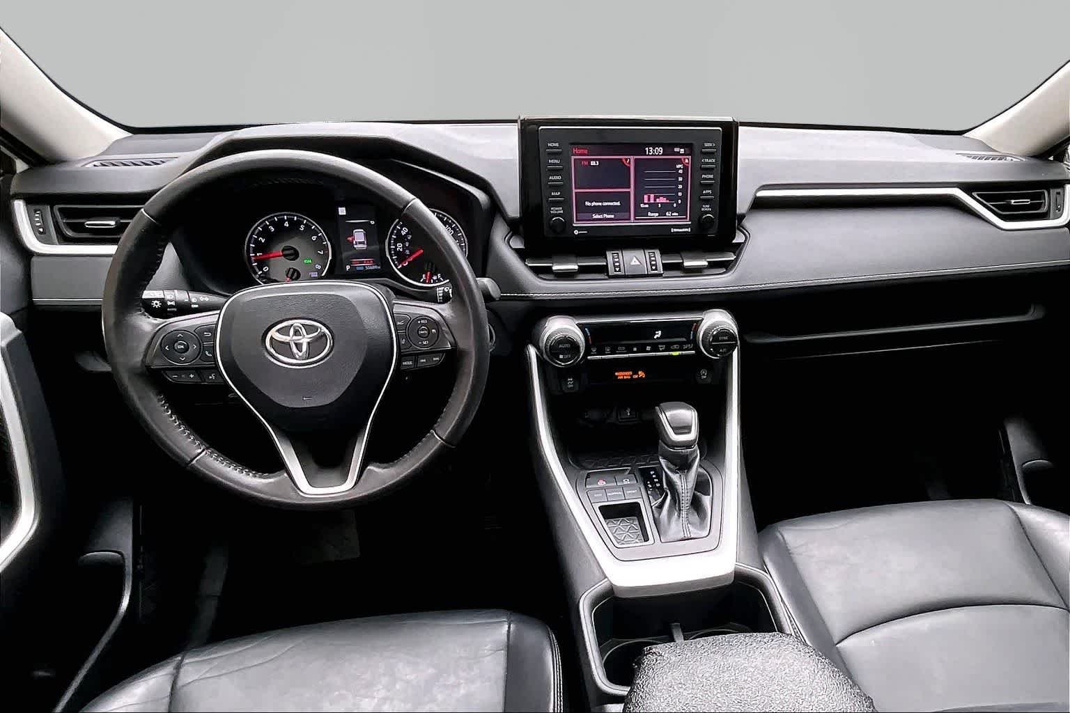 Used 2022 Blizzard Pearl Toyota XLE Premium image 16