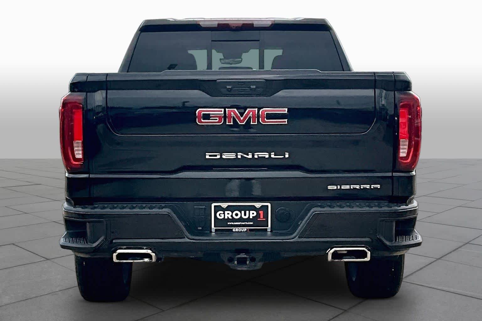 Used 2025 Onyx Black GMC Denali image 5